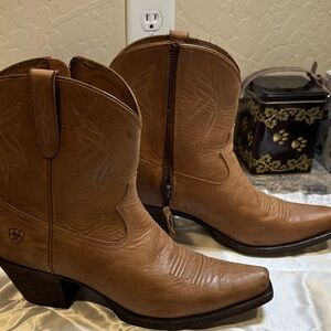 Ariat Tan Leather Cowboy Boots